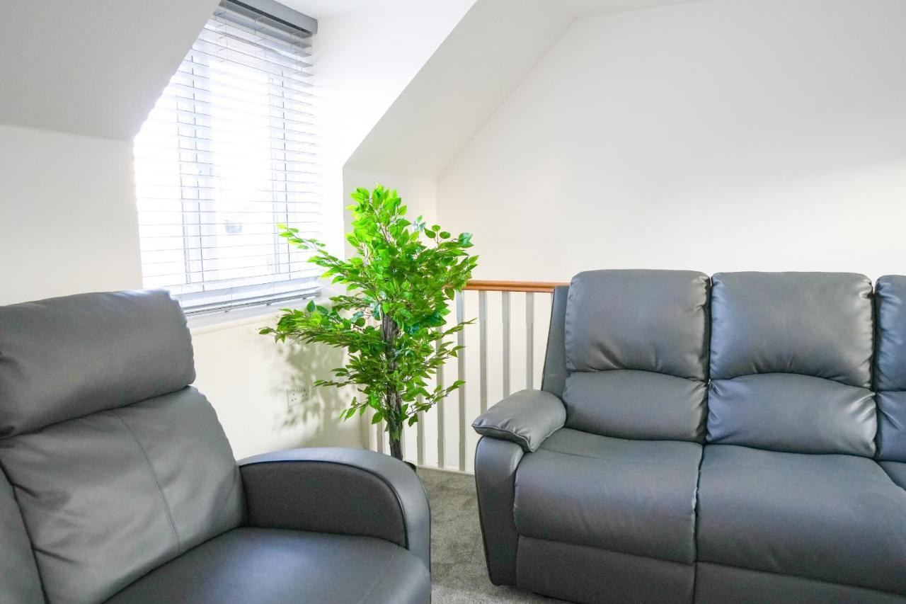 Stunning Two-Bedroom Apartment At A3Ree, Free Parking, Near Cribbs Causeway Mall Bristol Exterior photo