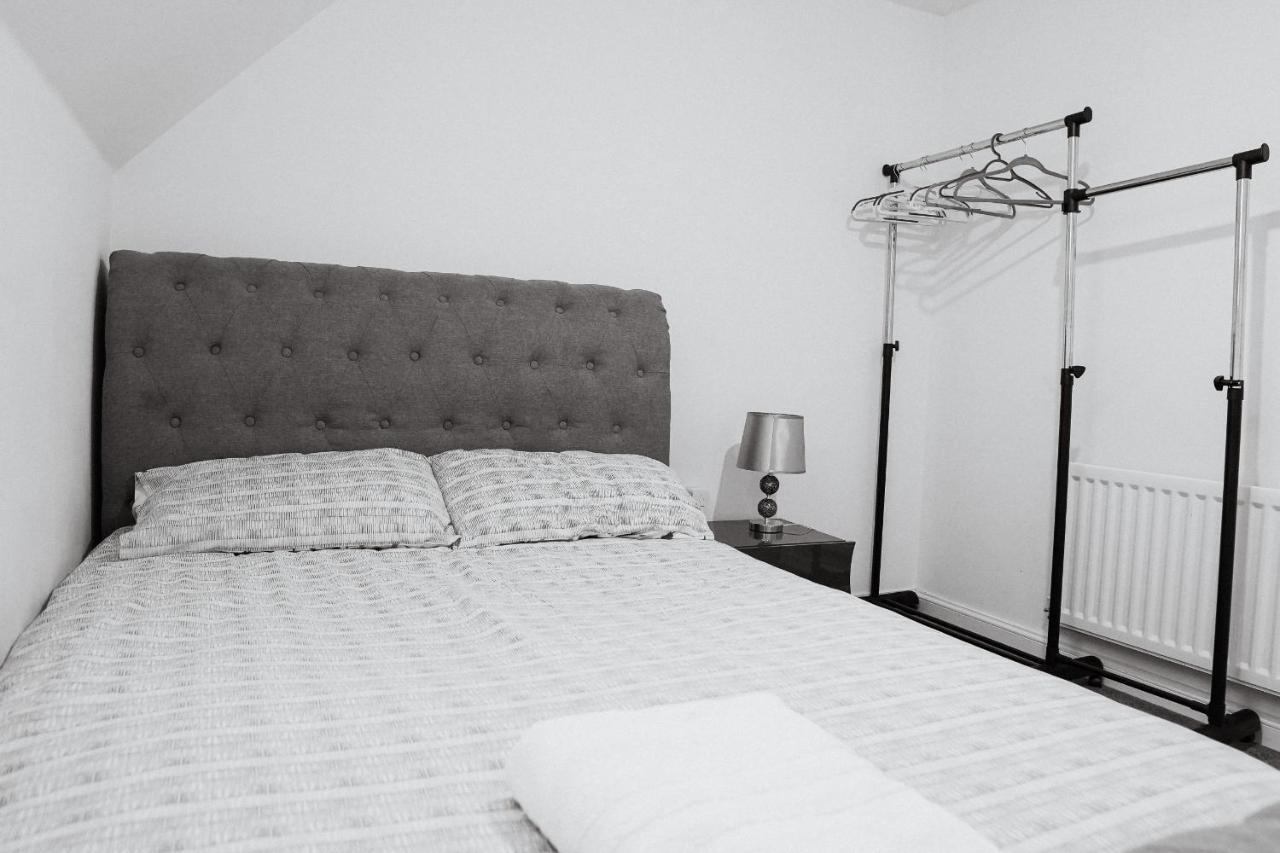 Stunning Two-Bedroom Apartment At A3Ree, Free Parking, Near Cribbs Causeway Mall Bristol Exterior photo