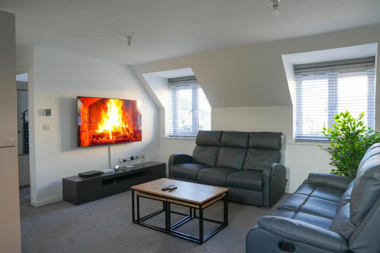 Stunning Two-Bedroom Apartment At A3Ree, Free Parking, Near Cribbs Causeway Mall Bristol Exterior photo